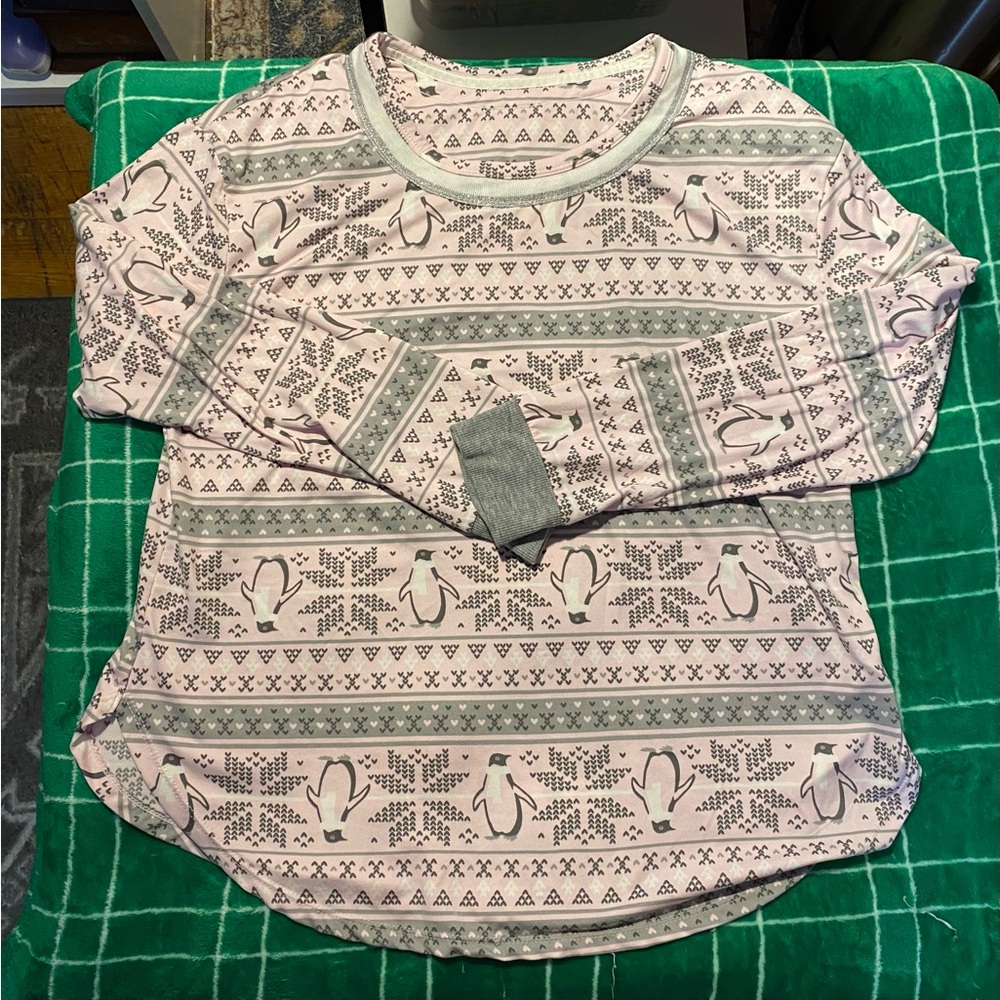 PAJAMA SET. INCREDIBLY SOFT! Pink and Gray fair isle Patterned pajamas